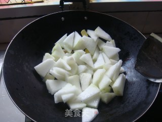 美味营养－－蟹味菇炖冬瓜的做法步骤：2