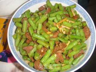 翠绿翠绿滴－－长豆角炒肉的做法步骤：4