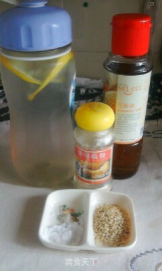 简易手撕鸡肉的做法步骤：2
