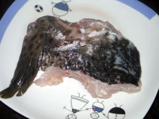 枸杞叶鱼腩汤的做法步骤：1