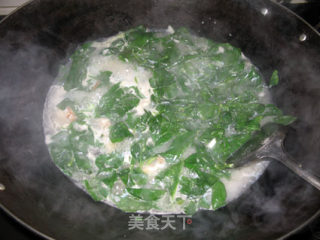 枸杞叶鱼腩汤的做法步骤：7