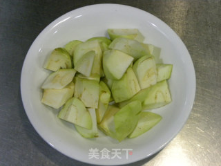 家常菜：天贝烧茄子的做法步骤：1