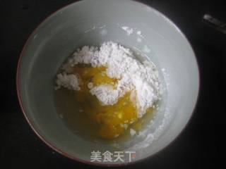 糖醋猪腿肉的做法步骤：2