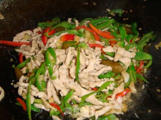 【飞禽走兽篇】青椒肉丝的做法步骤：6