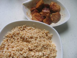 【飞禽走兽篇】猪肉鲜棕的做法步骤：2