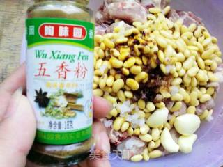黄豆焖排骨的做法步骤：7