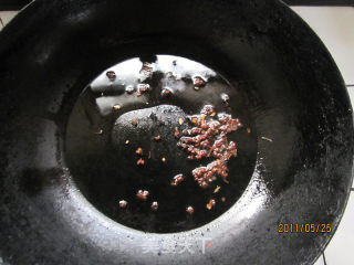 干煸豆角的做法步骤：6
