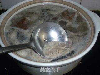 玉米大骨汤的做法步骤：3