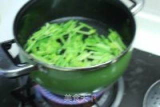 抗衰老美容美食 ----  三色牛蛙皮的做法步骤：3
