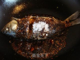 红烧鲫鱼的做法步骤：5