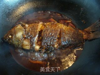 红烧鲫鱼的做法步骤：7