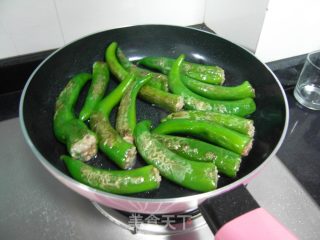 肉馅酿青椒的做法步骤：4