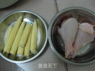 【飞禽走兽】玉米笋豉油鸡腿的做法步骤：1