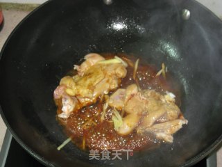 【飞禽走兽】玉米笋豉油鸡腿的做法步骤：4
