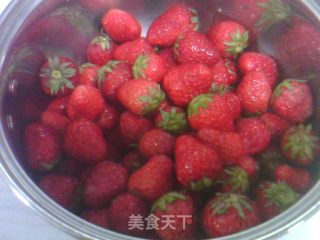 草莓酱的做法步骤：1