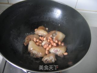 【飞禽走兽篇】花生猪手的做法步骤：5