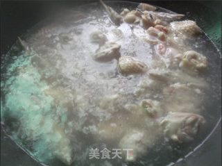 【飞禽走兽篇】红烧面筋鸡翅的做法步骤：2