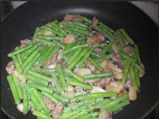 【飞禽走兽篇】肉片炒豆角的做法步骤：4