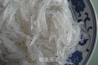 銀魚煎蛋的做法步骤：1