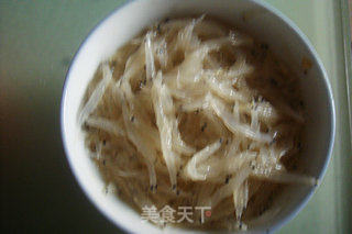 銀魚煎蛋的做法步骤：2