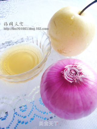 《雪梨遇上火辣洋姑娘会有怎样火花》——凉拌雪梨洋葱的做法步骤：1