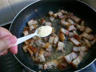 家常菜肴@@最简单的芹菜炒烧肉的做法步骤：3