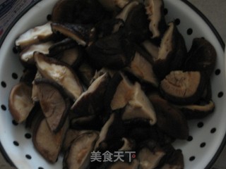 广式蛋黄肉粽的做法步骤：4
