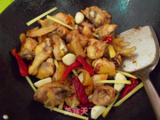 【适合夏天的家常荤菜】黄金啤酒鸡的做法步骤：5