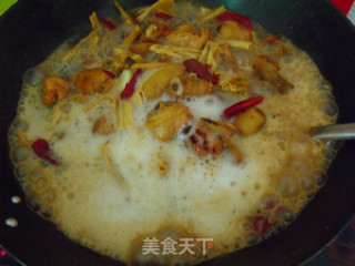 【适合夏天的家常荤菜】黄金啤酒鸡的做法步骤：7