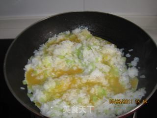 简单美味—虾仁蛋炒饭的做法步骤：4