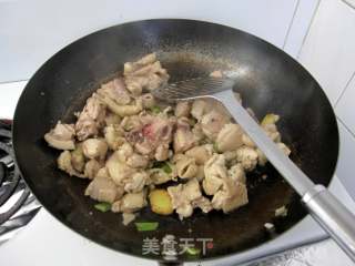 木耳啤酒鸡的做法步骤：5