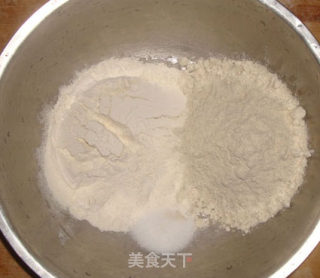自制荞麦面皮的做法步骤：1