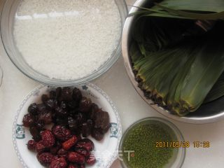 [端午.粽子篇]---绿豆蜜枣粽的做法步骤：3