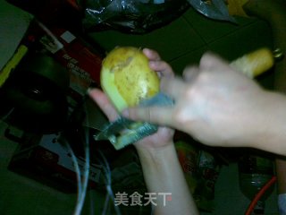 东北地三鲜（土豆，茄子，辣椒）的做法步骤：1