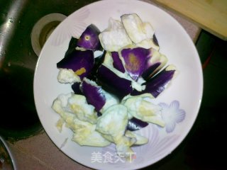 东北地三鲜（土豆，茄子，辣椒）的做法步骤：2