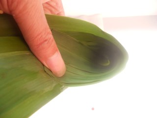 斧头棕--蛋黄肉粽的做法步骤：4