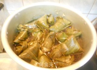 斧头棕--蛋黄肉粽的做法步骤：12