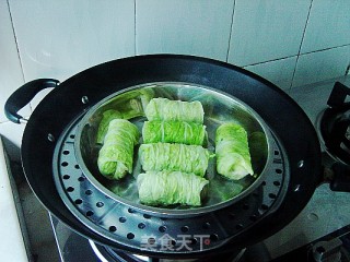 翡翠鲜肉卷的做法步骤：8