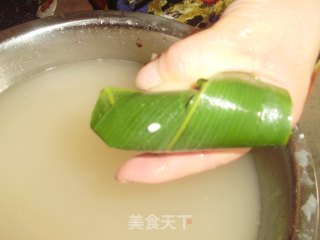 豆沙粽子的做法步骤：4