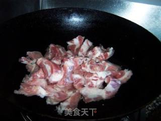 冬笋烧排骨的做法步骤：1