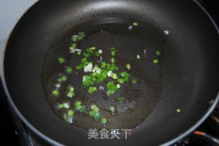 初夏时令家常菜—茭白炒毛豆籽的做法步骤：8