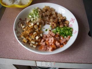 腊肉香菇炒饭的做法步骤：2