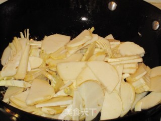 绿笋炒肉片的做法步骤：5