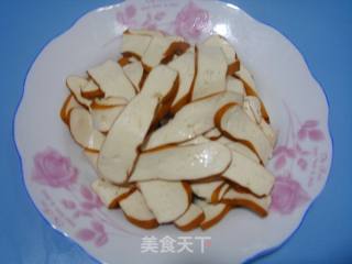 辣椒炒香干的做法步骤：2