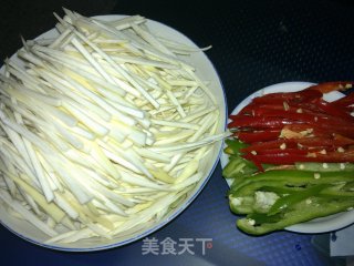 辣炒茭白的做法步骤：1