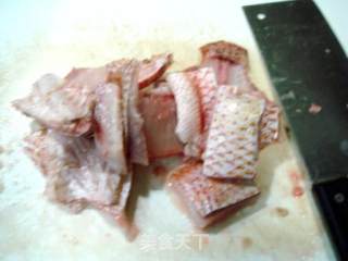 家常蒜子烧鱼块的做法步骤：2