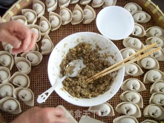 元宝水饺的做法步骤：4