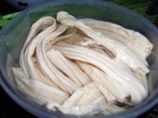 腐竹芹菜的做法步骤：1
