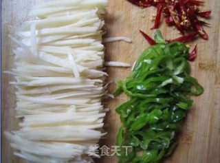 土豆丝烧蛋饺的做法步骤：3