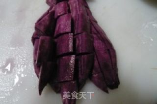 紫薯炖梨的做法步骤：2